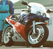 FZR����̃��V�����j�b�V���L�����p�[�𑕒�