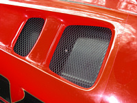 網の下に明度センサーが見える