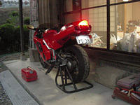 這々の体で逃げ帰る(^_^;